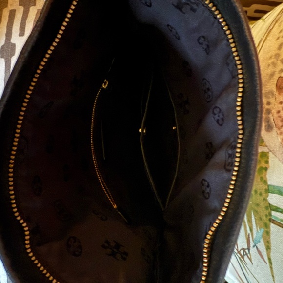 Tory Burch Black Pebbled Leather Crossbody Bag with Gold Hardware - Picture 15 of 16